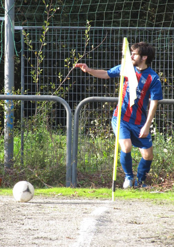 Vidal sacando un corner
